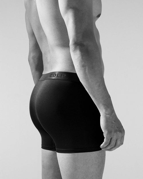 Model wearing Men