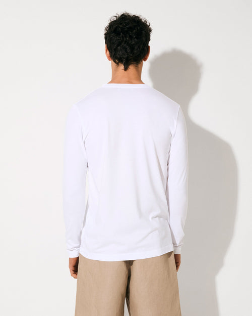 Model wearing Men
