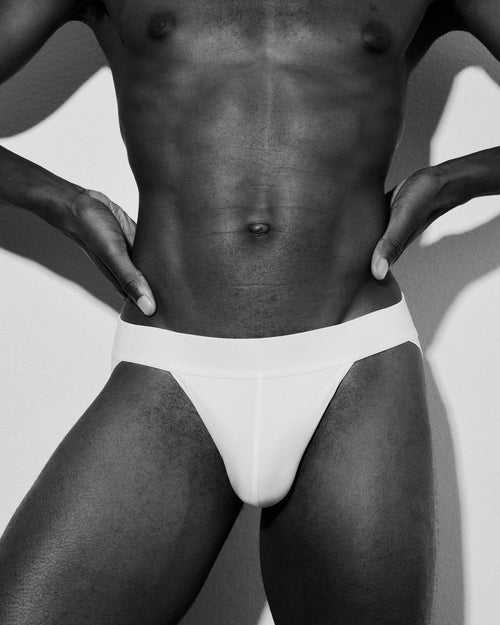 Model wearing Men