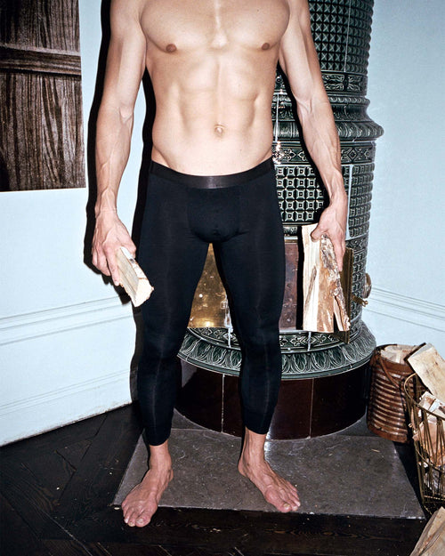 model wearing Men