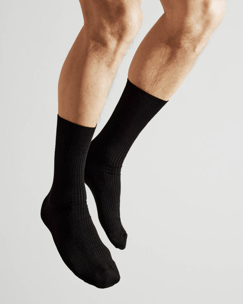 Model wearing Men