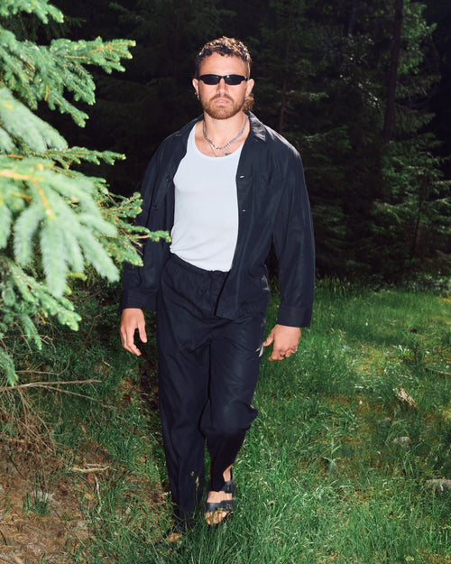 Model wearing Men