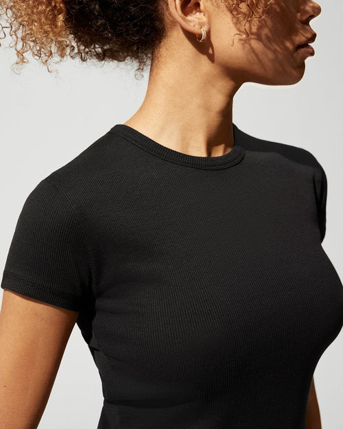 Model wearing Women