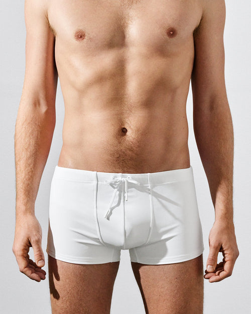 Model wearing Men